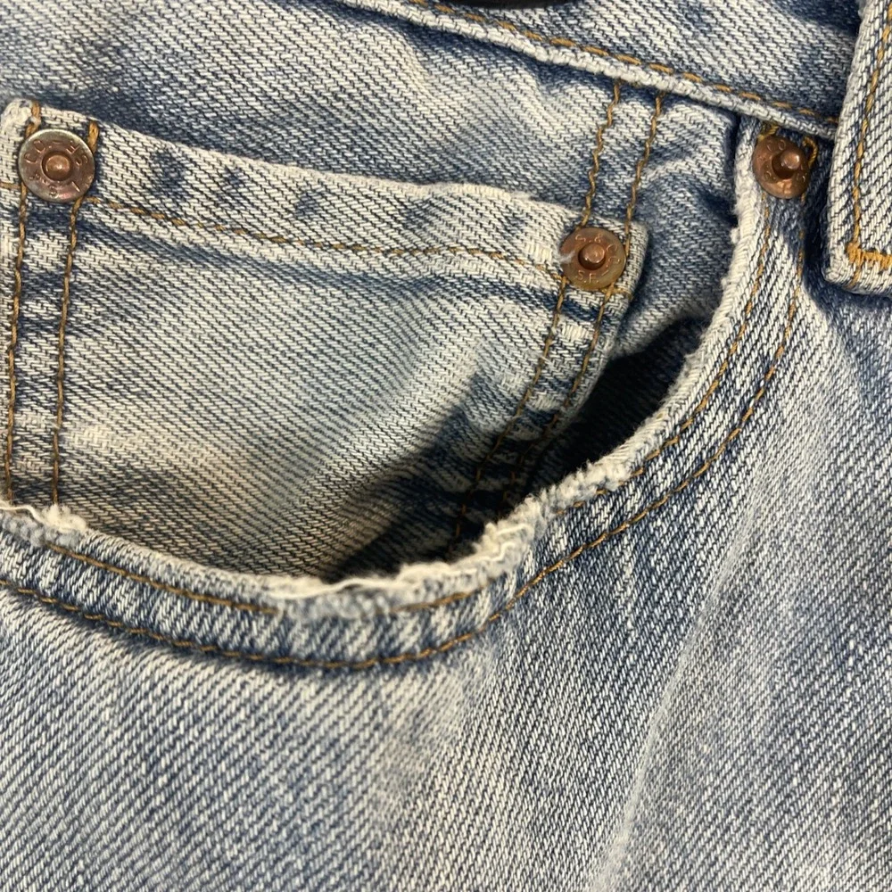 Trashed‎ Levis 505 Jeans Men Sz 32x29 Light Wash Blue Straight Leg  Denim Cotton